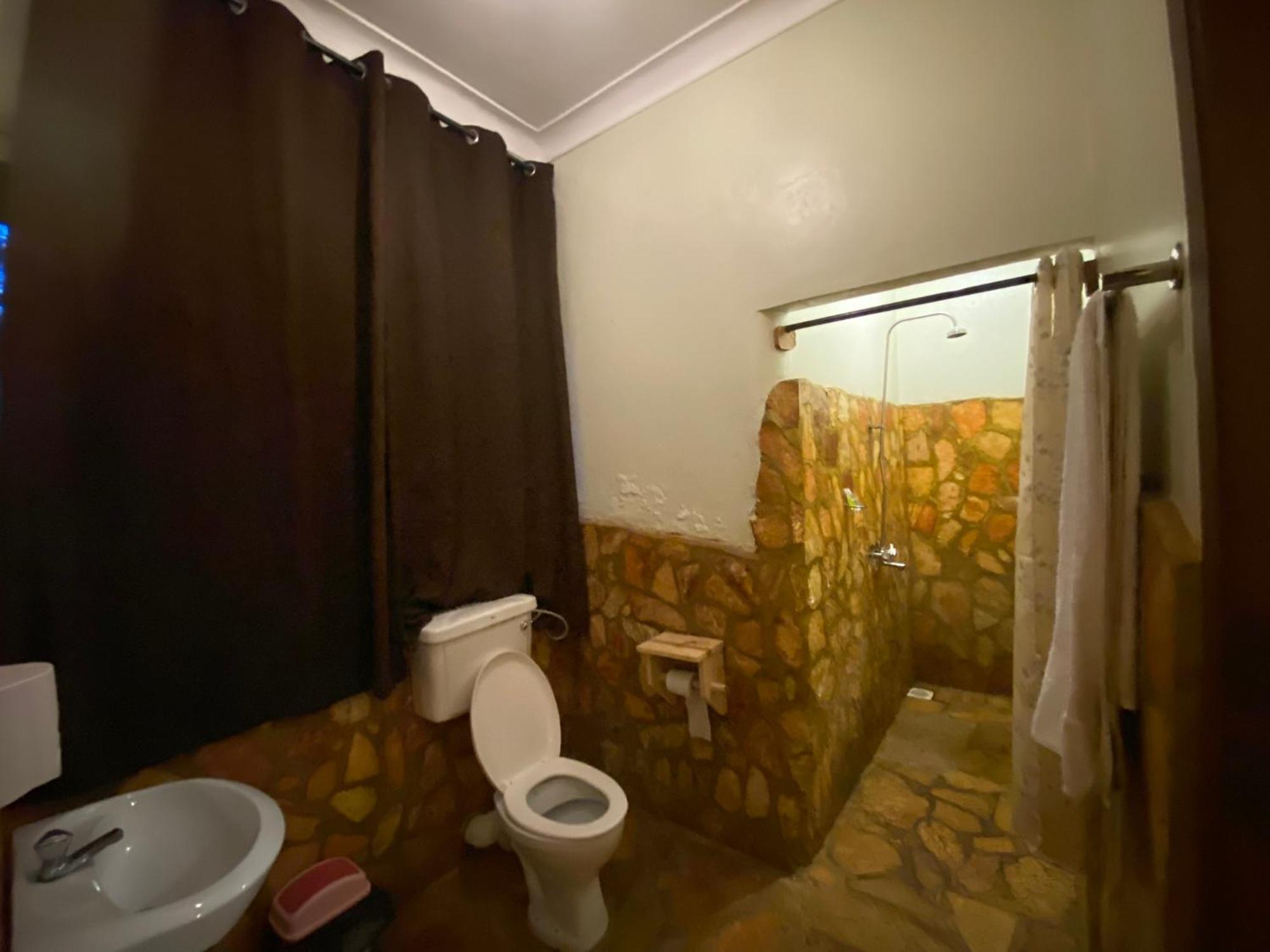 Afro Smile Hotel & Guest House Jinja Exterior photo