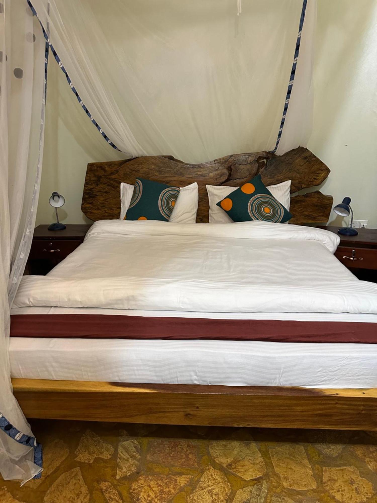 Afro Smile Hotel & Guest House Jinja Exterior photo