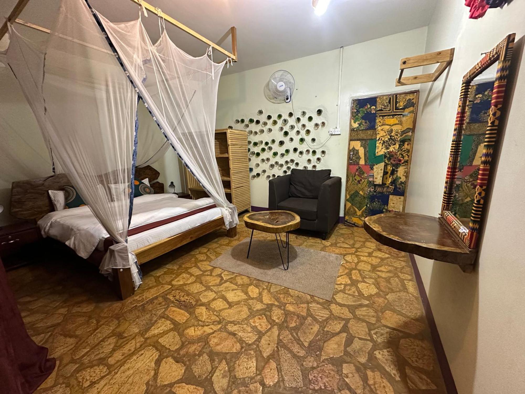 Afro Smile Hotel & Guest House Jinja Exterior photo
