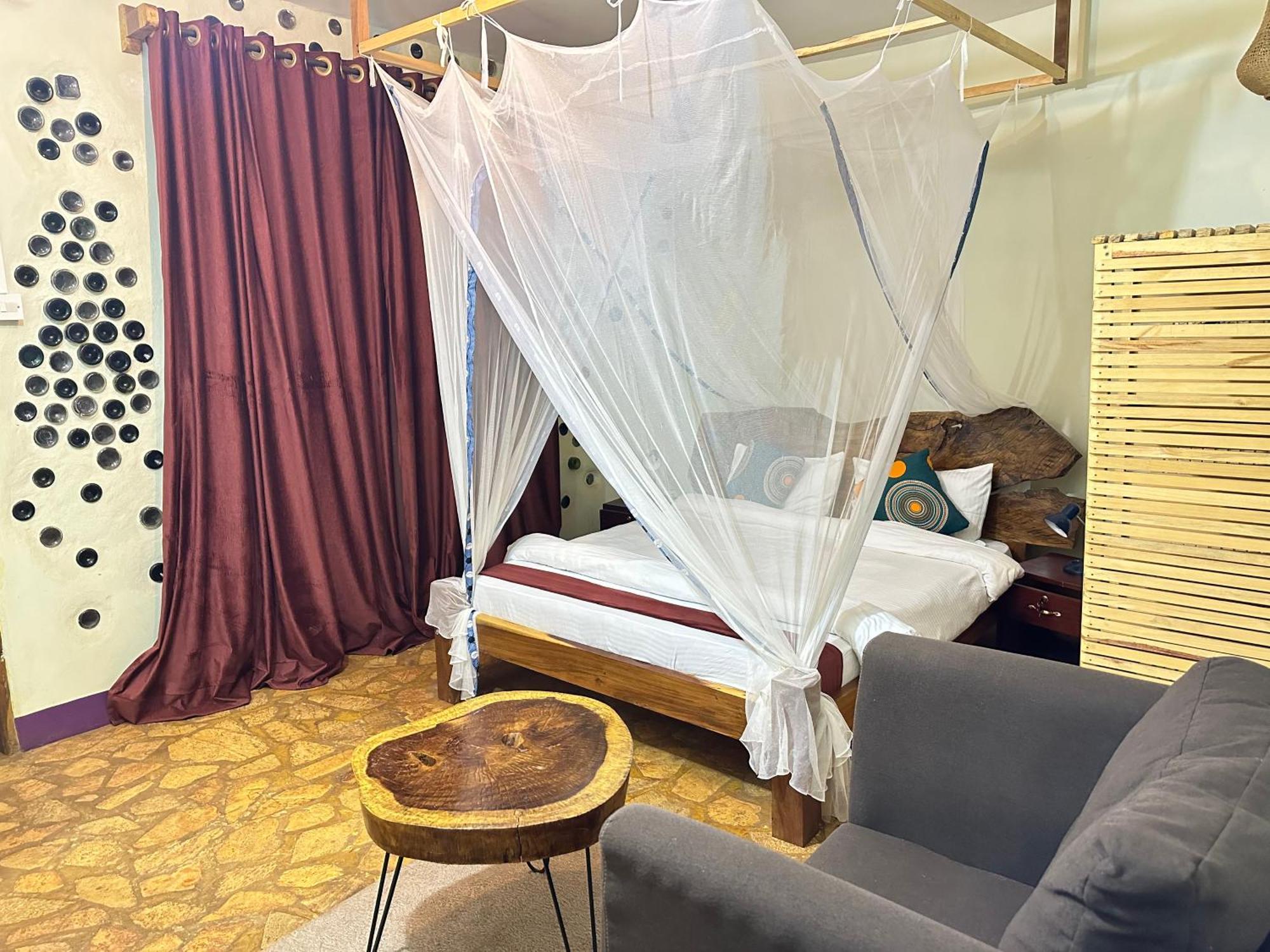 Afro Smile Hotel & Guest House Jinja Exterior photo