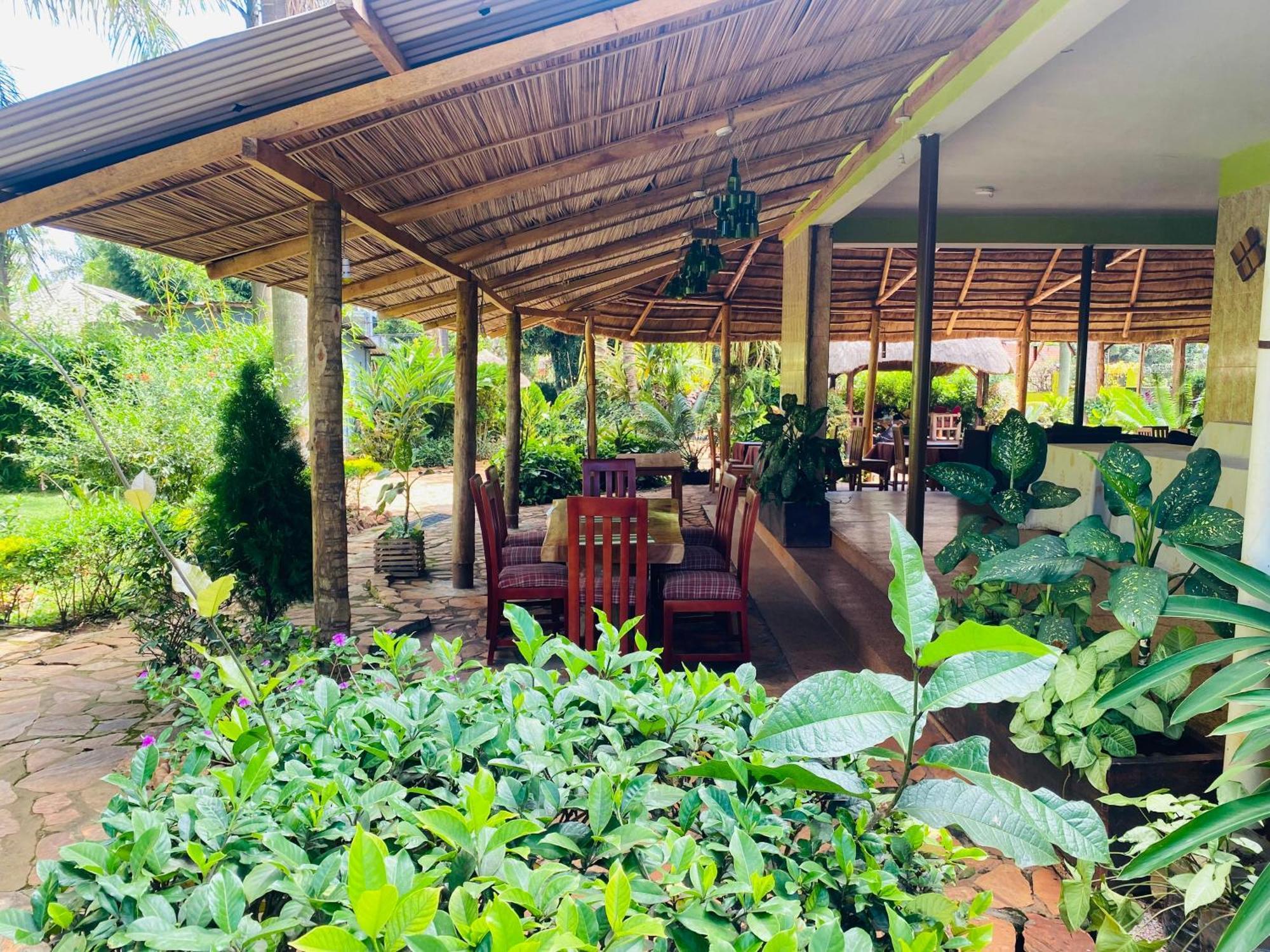 Afro Smile Hotel & Guest House Jinja Exterior photo