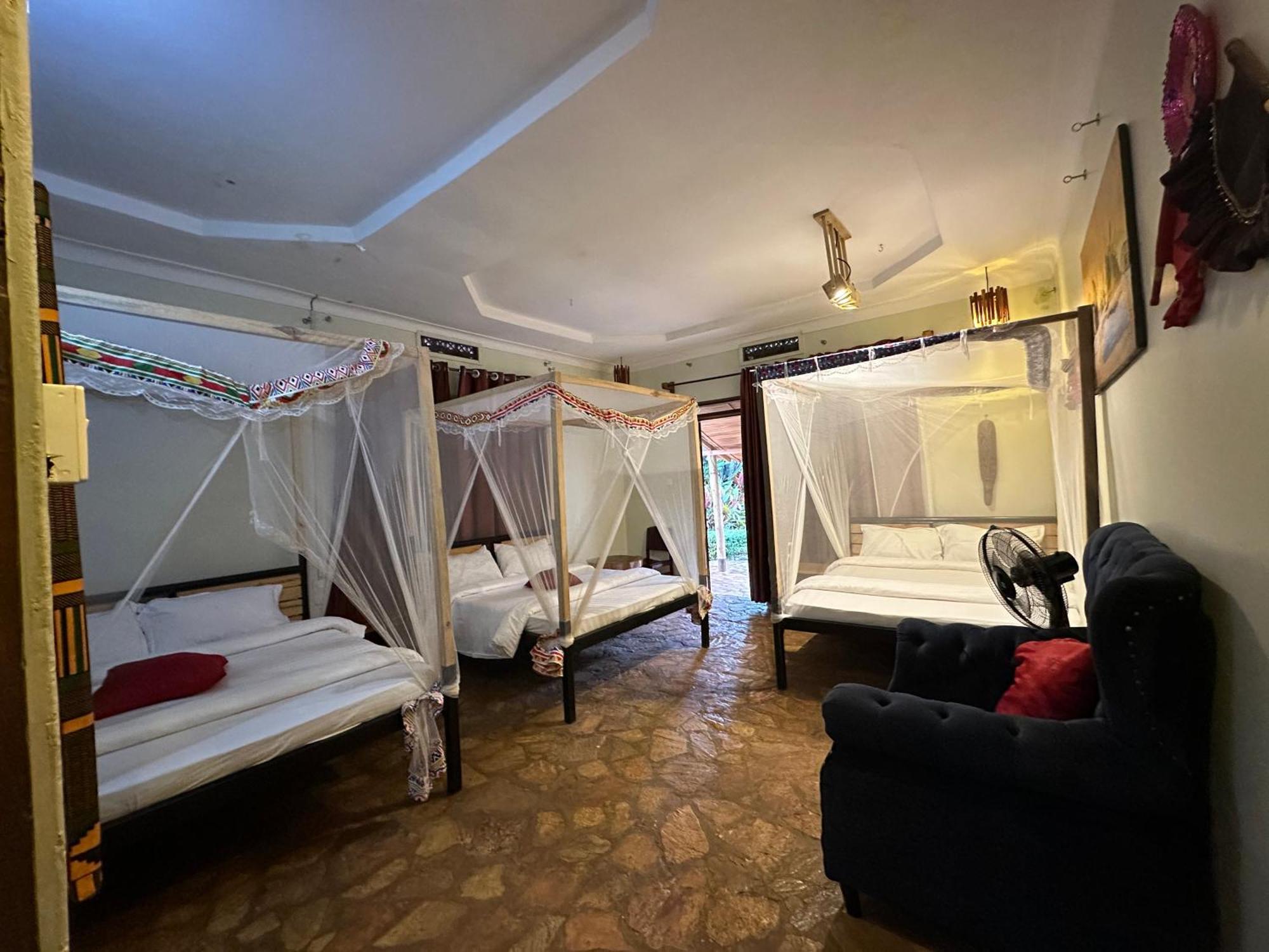 Afro Smile Hotel & Guest House Jinja Exterior photo